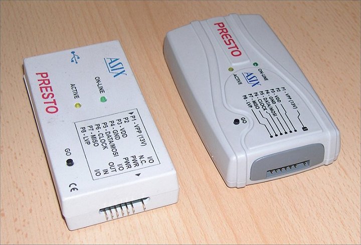 PRESTO - nová a stará krabička - pohled ze strany konektoru pro ISP